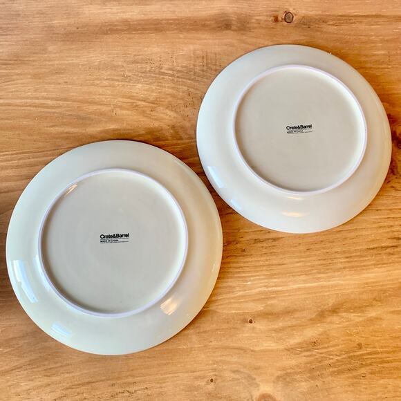 Crate & Barrel Sprigs Set of 2 Lunch Plates Holly Berries Christmas Holiday - Picture 3 of 5